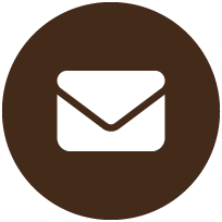 Scrivici una mail